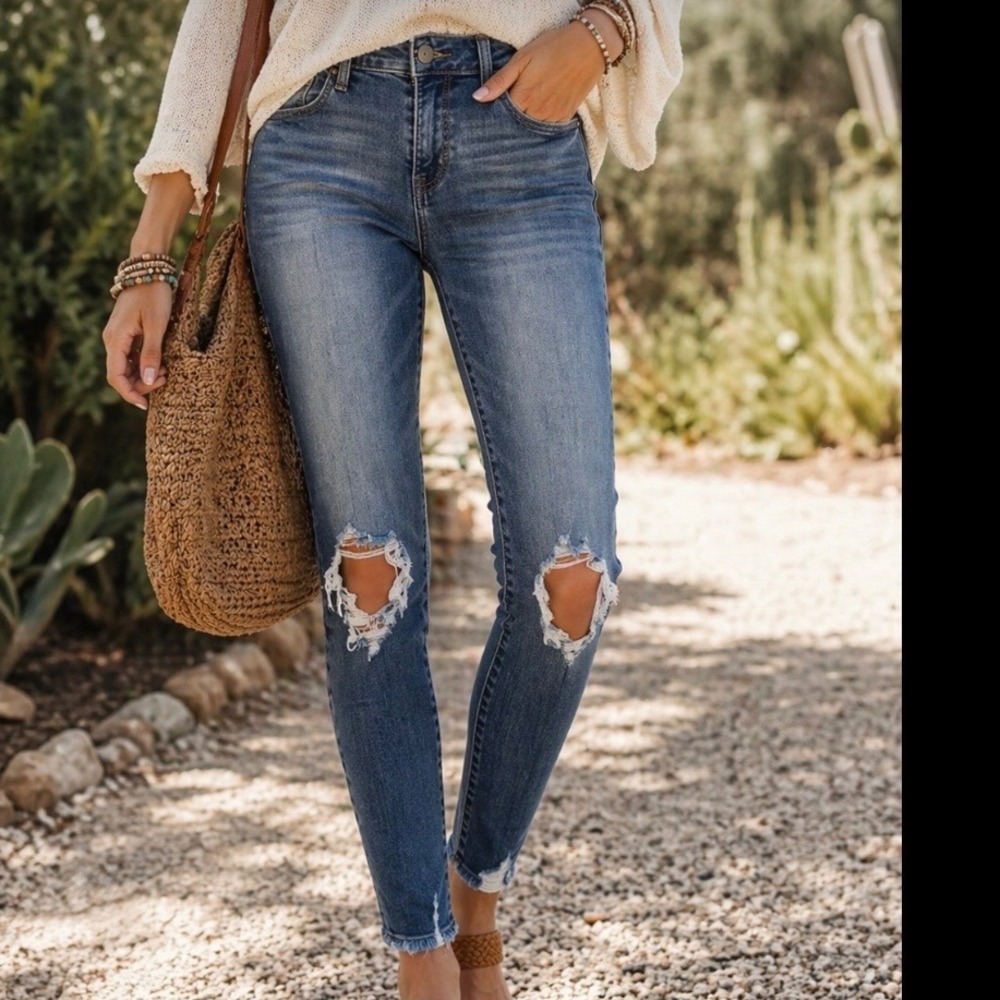 Old Navy Rockstar mid‎ rise ripped casual stretch size 0 skinny jeans